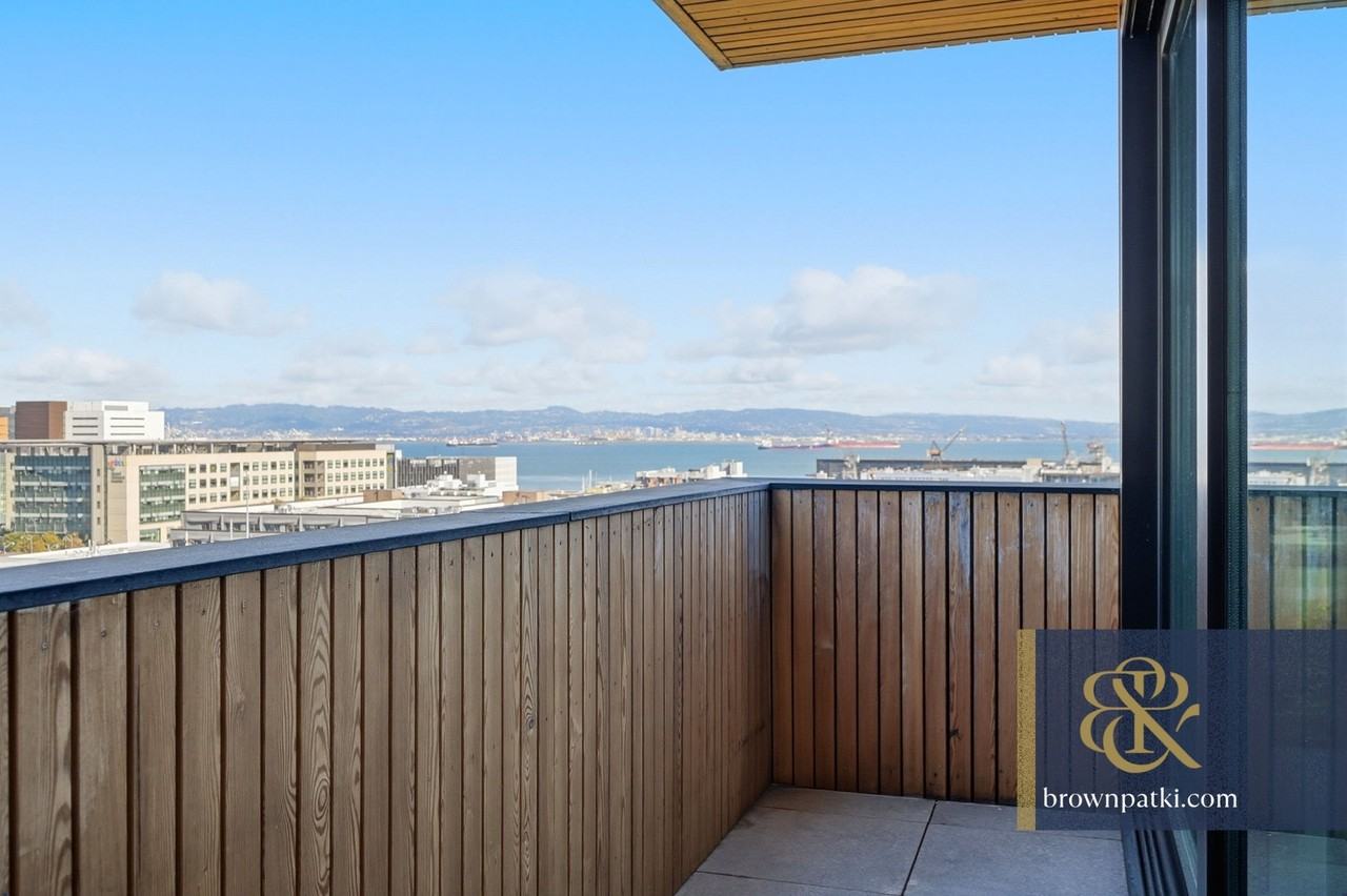 335 Pennsylvania Ave - Photo 5 of 24