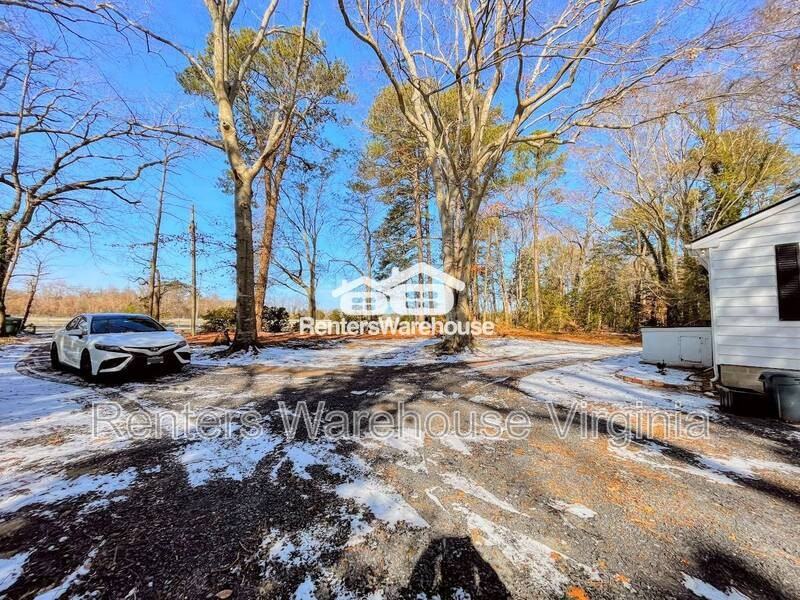 8064 Crittenden Rd - Photo 2 of 27