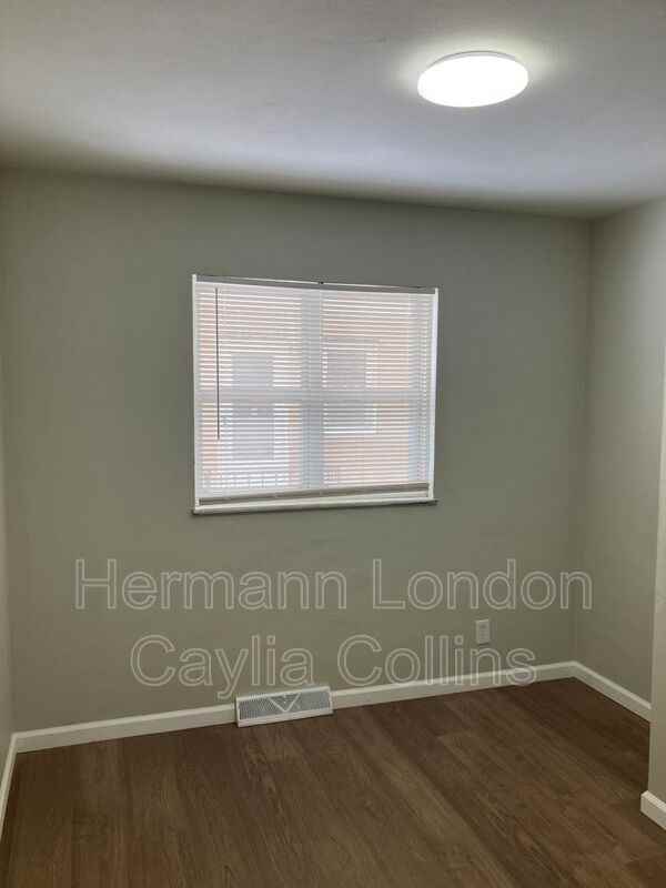 1125 Trampe Ave - Photo 3 of 10