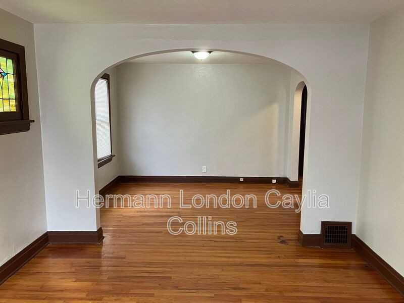 420 Shirley Ave - Photo 5 of 12