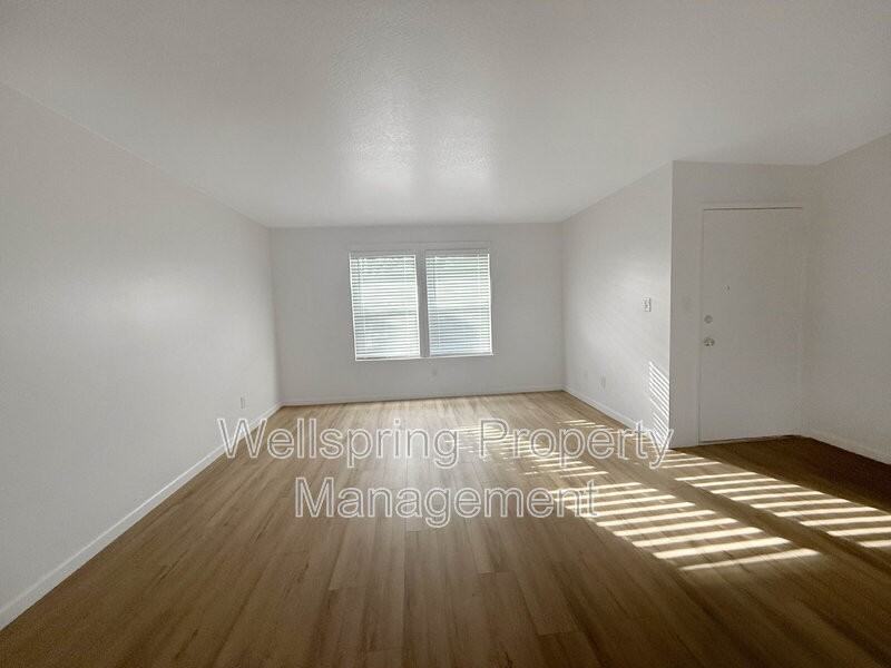 3251 Mill Springs Dr - Photo 2 of 20