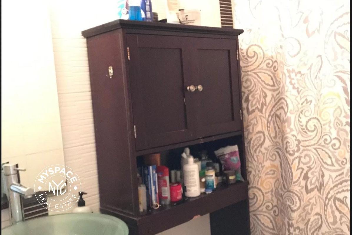 1286 Decatur St #2R - Photo 7 of 8