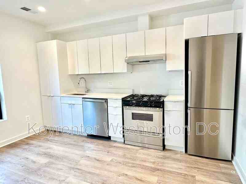 1460 Belmont St Nw - Photo 4 of 14