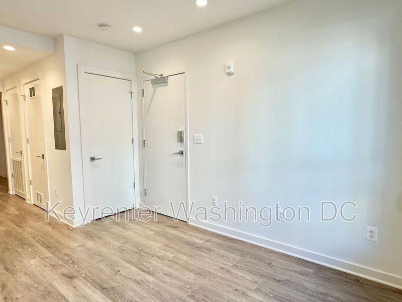 1460 Belmont St Nw - Photo 6 of 14