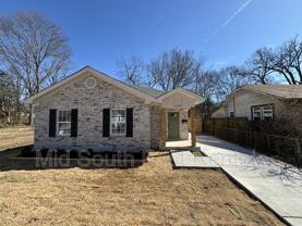 2215 S Valentine St - Photo 1 of 1