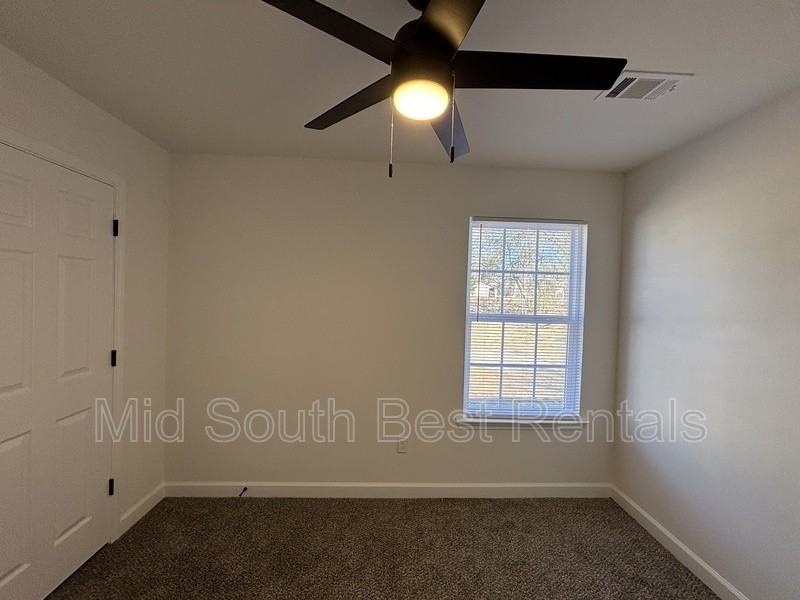 2215 S Valentine St - Photo 7 of 15