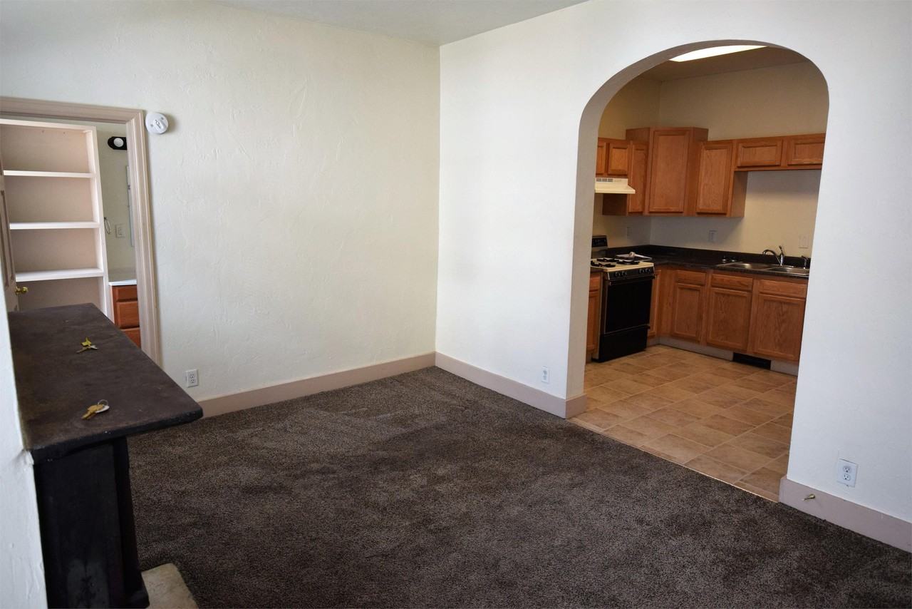 556 Jefferson St. - Photo 4 of 26