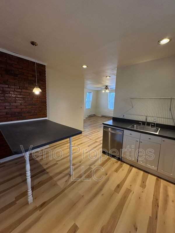 80 Hudson Ave #3 - Photo 5 of 15