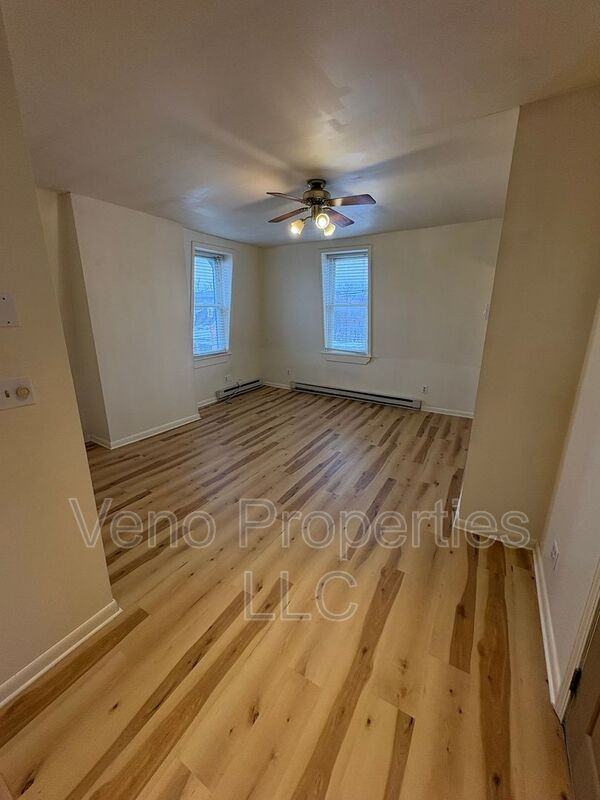 80 Hudson Ave #3 - Photo 7 of 15