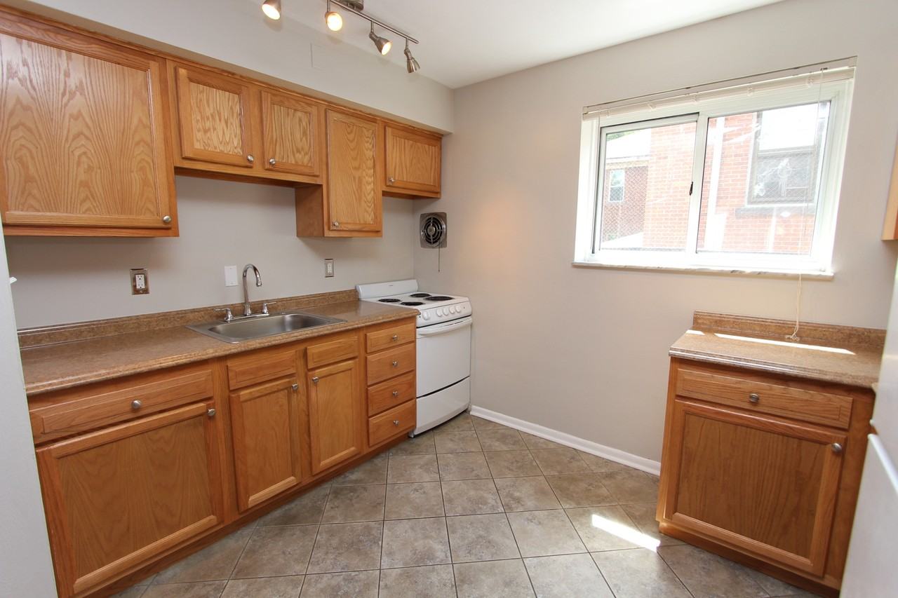 DALZELL PLACE - 6618 -- 187 - Photo 2 of 9