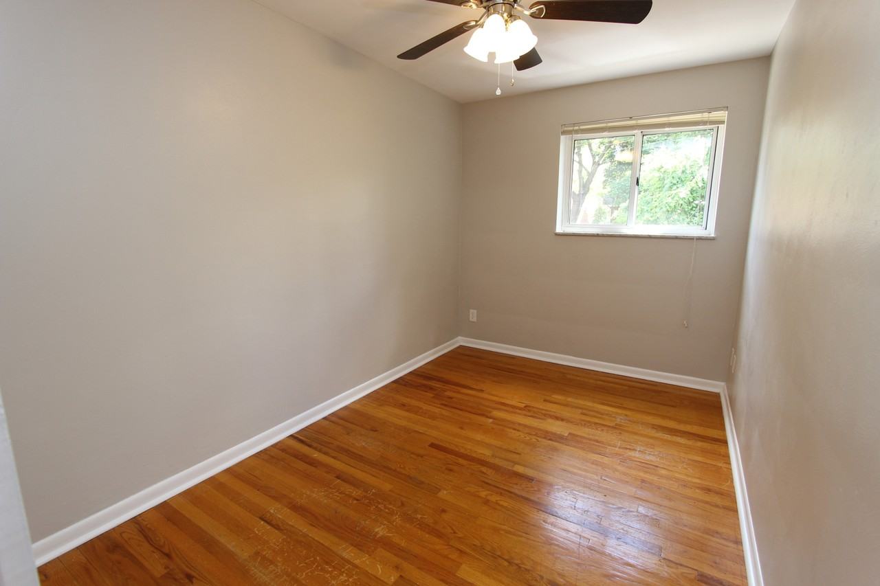 DALZELL PLACE - 6618 -- 187 - Photo 5 of 9