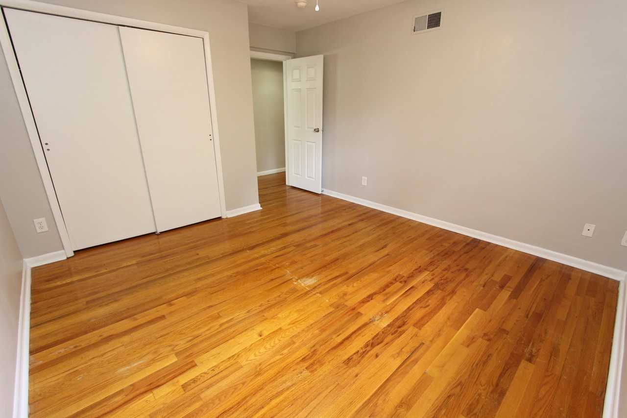 DALZELL PLACE - 6618 -- 187 - Photo 7 of 9