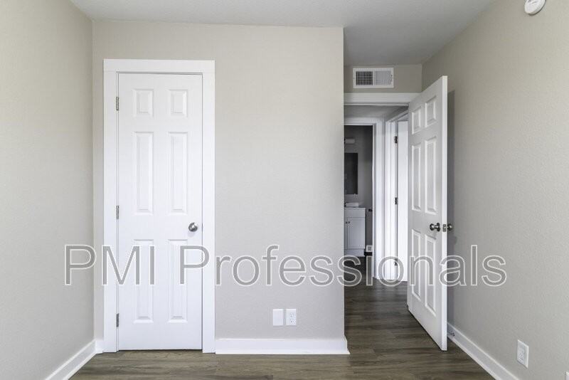 121 Kingsridge Dr - Photo 7 of 14