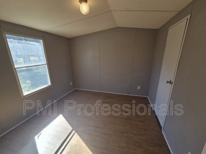 929 Cranor Rd - Photo 5 of 7