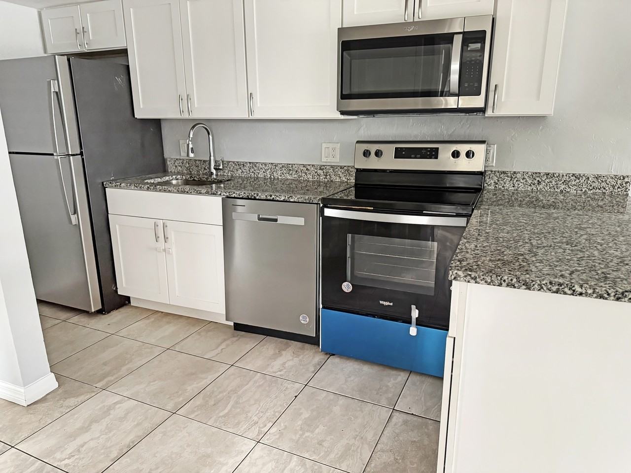 2505-2429 Hanson St - Photo 5 of 12