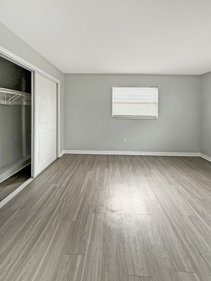 2505-2429 Hanson St - Photo 7 of 12