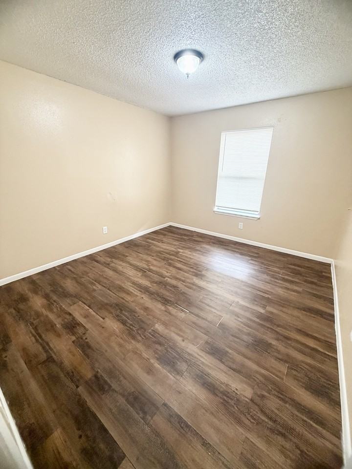 139 Elm Street - Photo 5 of 24