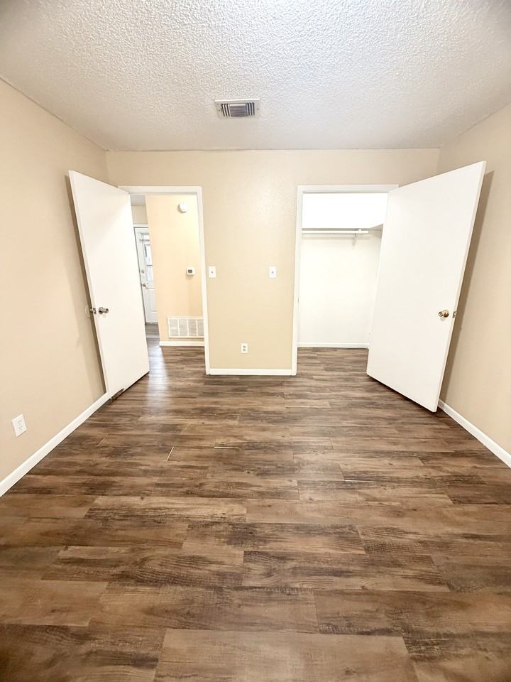 139 Elm Street - Photo 6 of 24