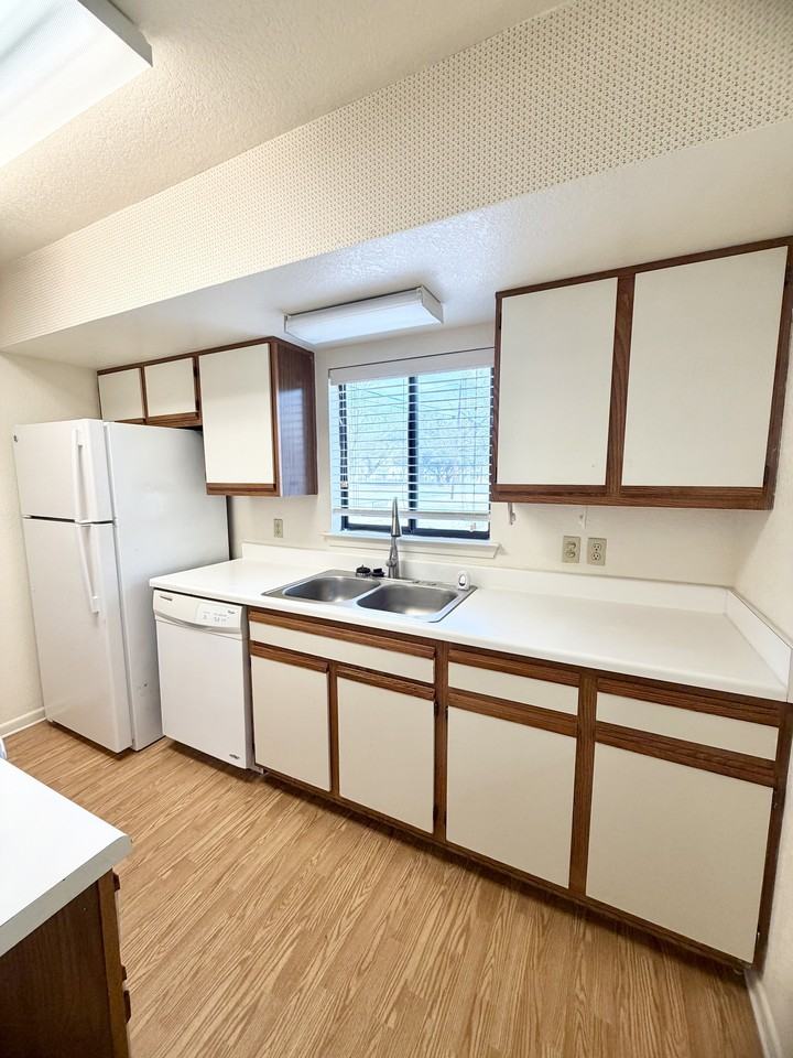 728 West San Antonio Street - Photo 5 of 50