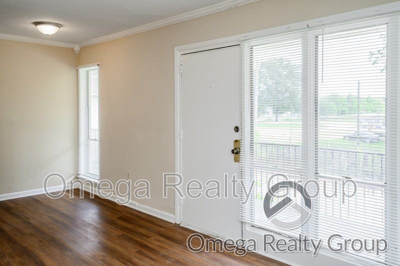 4724 S Court St #211 - Photo 2 of 20