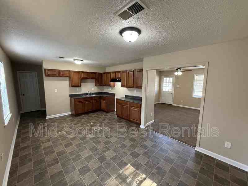 605 Frayser Dr - Photo 3 of 15