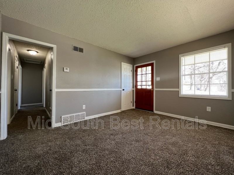 2137 Chattering Ln - Photo 2 of 8