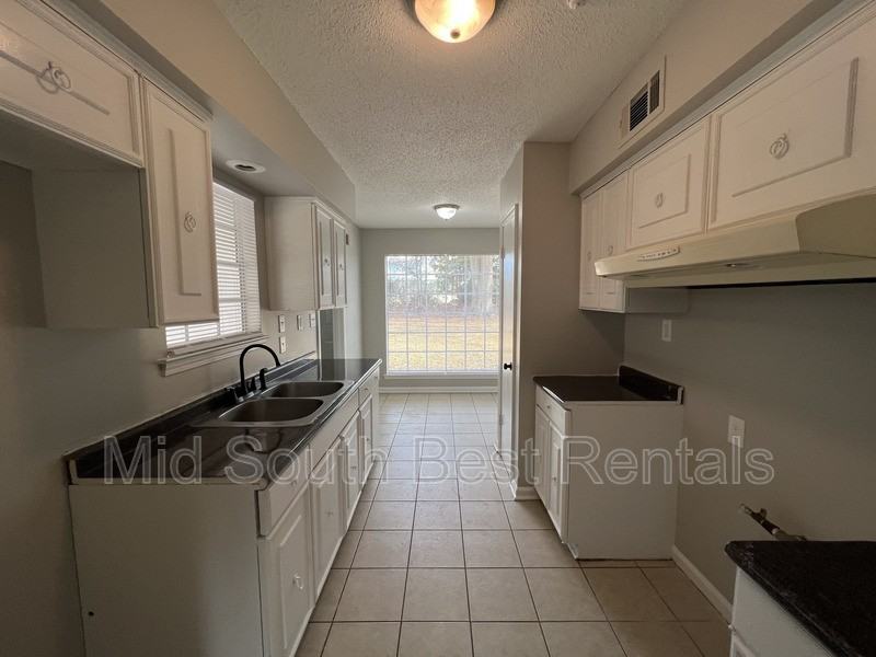 3230 S Goodlett St - Photo 3 of 16