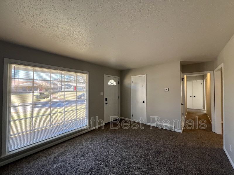 4373 Deerland St - Photo 2 of 13