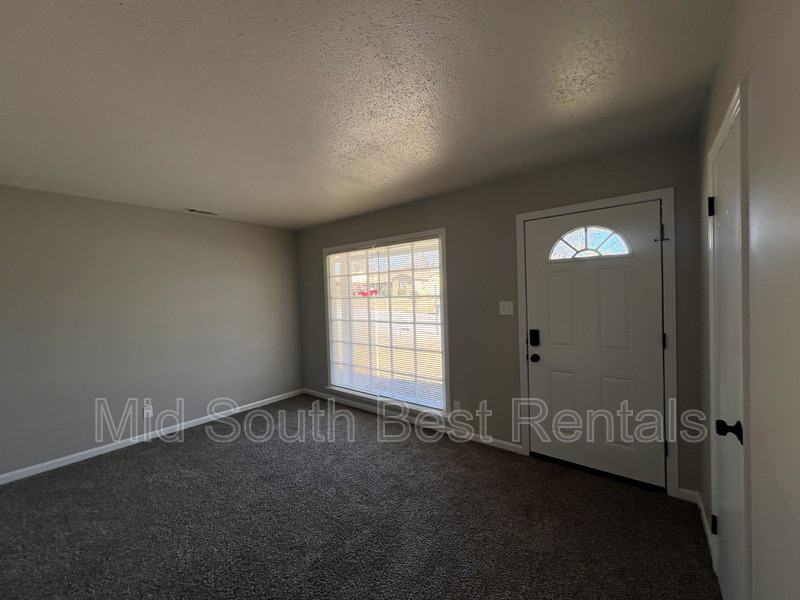 4373 Deerland St - Photo 3 of 13