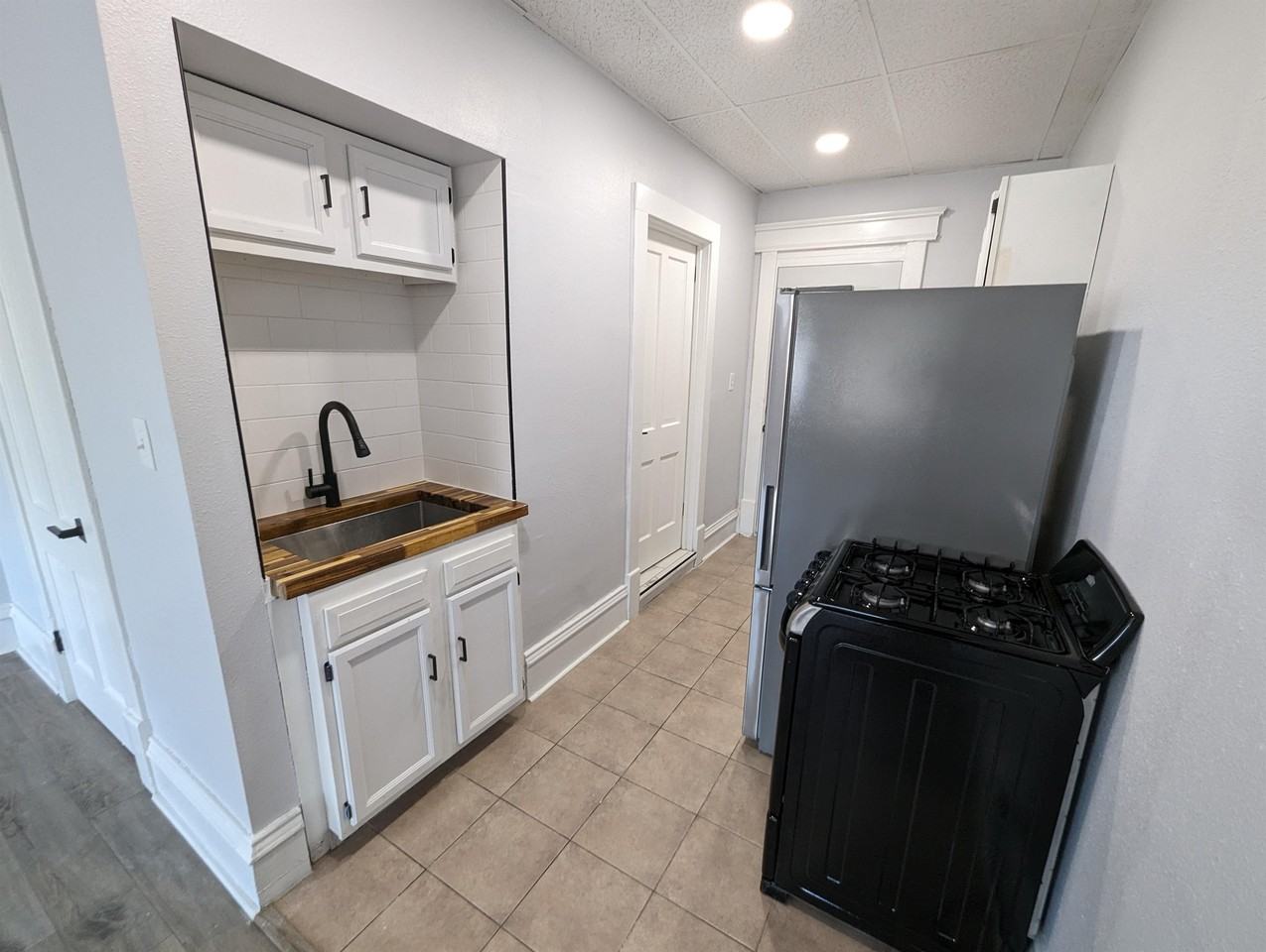 124 South 2nd Street - Photo 4 of 7