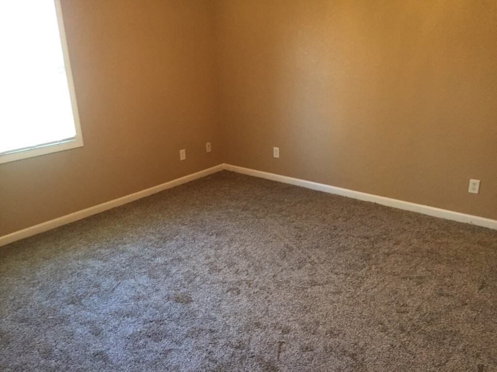 906 Pear St apt B - Photo 7 of 8