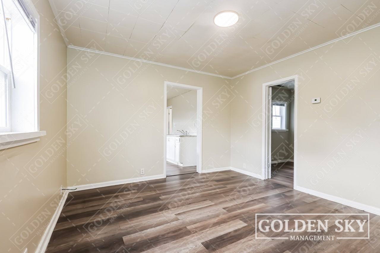 1711 South Blaine Street - Photo 3 of 11