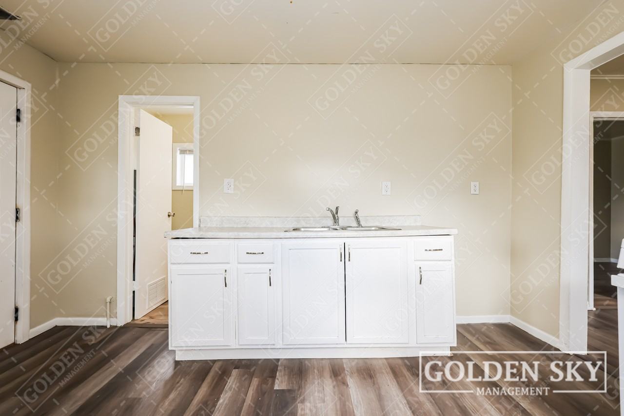 1711 South Blaine Street - Photo 6 of 11