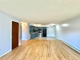 featured image of 115 E 5th St