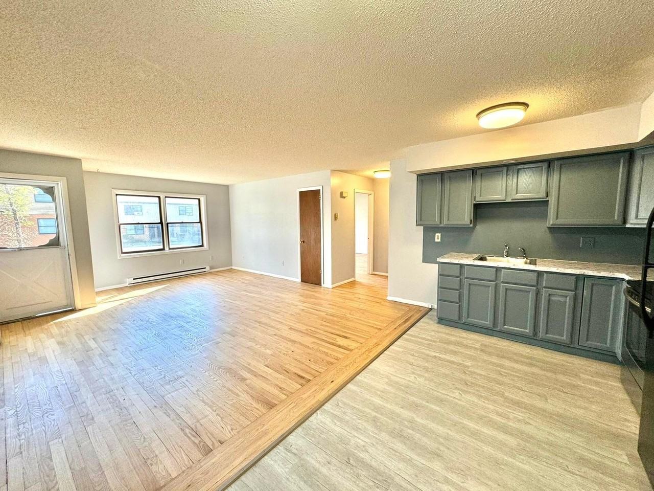 Lakeside Apartments - Photo 3 of 8