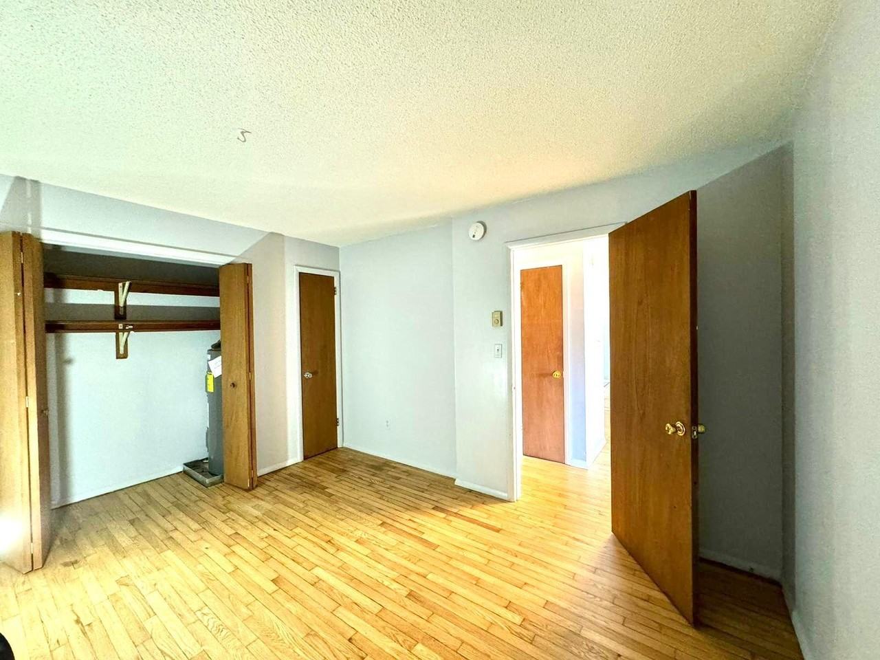 Lakeside Apartments - Photo 5 of 8