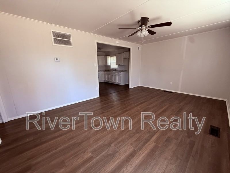 451 Mineral Rd - Photo 2 of 15