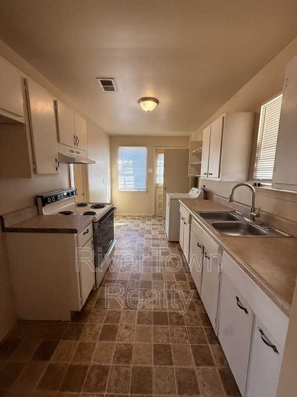 451 Mineral Rd - Photo 3 of 15