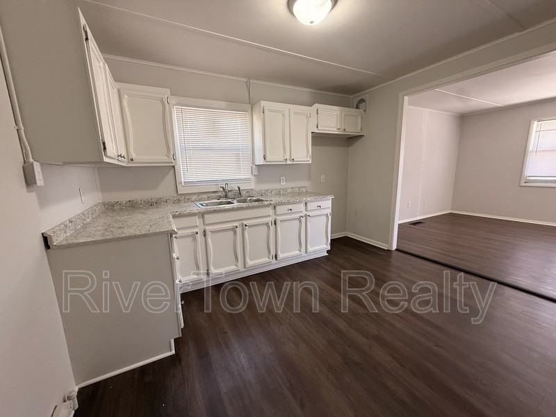 451 Mineral Rd - Photo 4 of 15