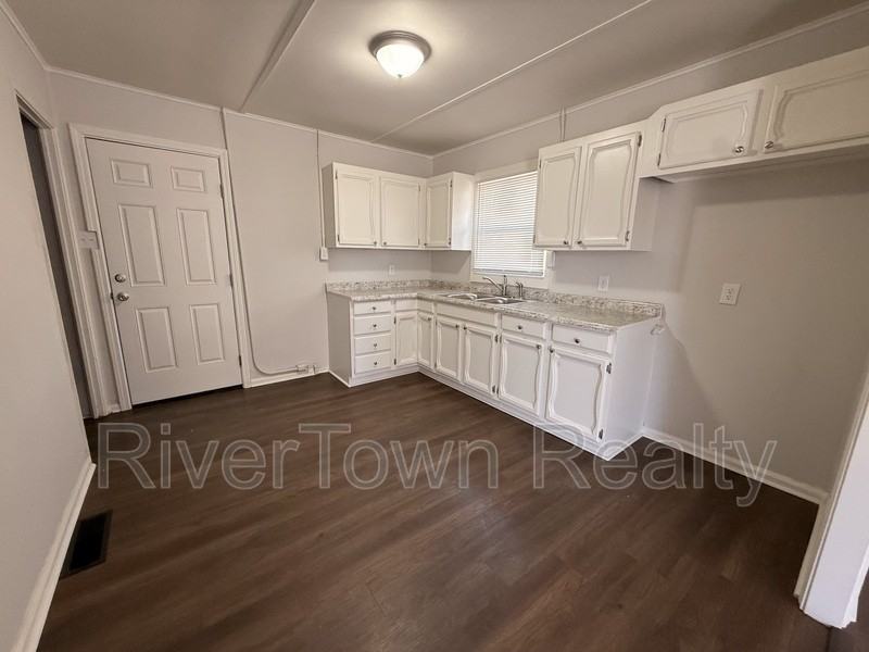 451 Mineral Rd - Photo 5 of 15