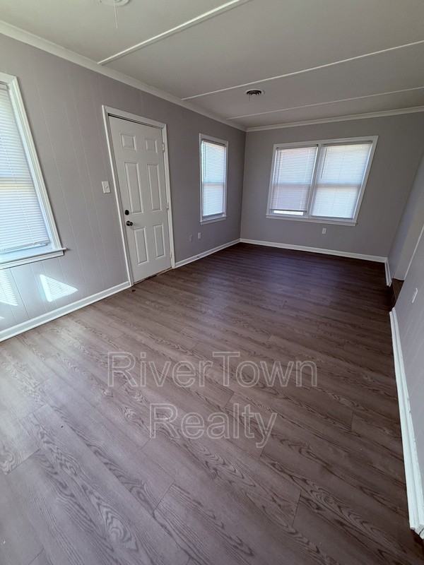 1456 Paullus Ave - Photo 2 of 10