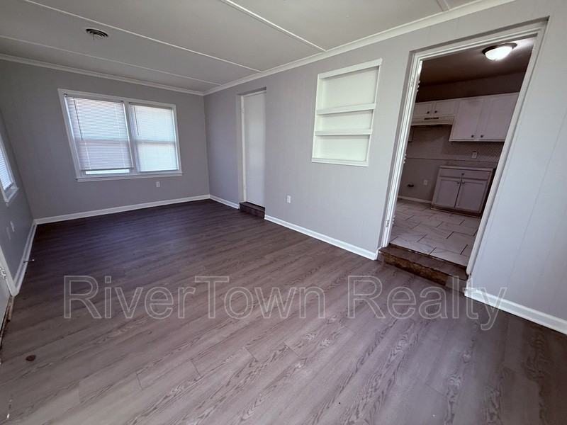 1456 Paullus Ave - Photo 4 of 10