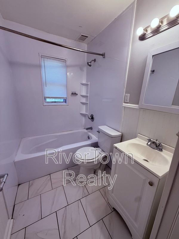 1456 Paullus Ave - Photo 7 of 10