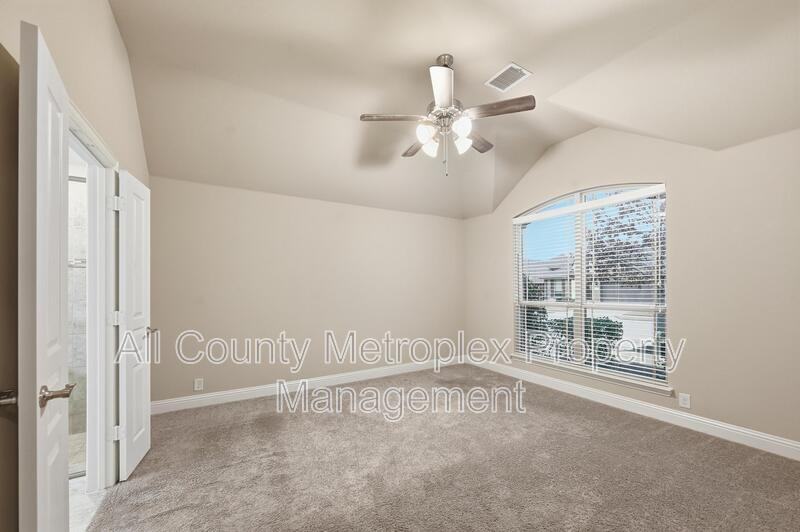 556 Avery Pointe - Photo 3 of 20
