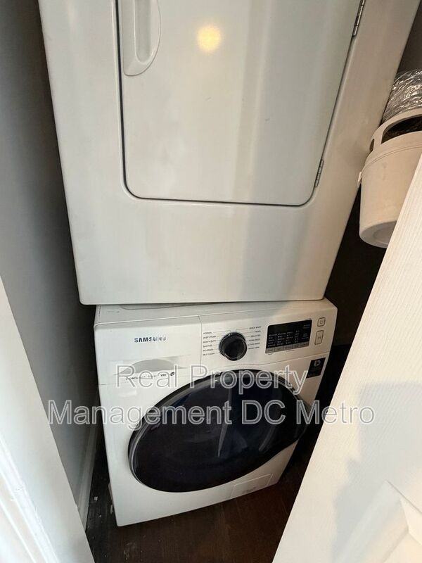 1243 Penn St Ne #1 - Photo 5 of 15