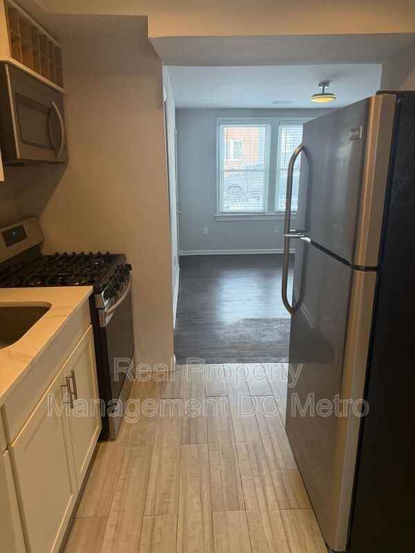 1243 Penn St Ne #1 - Photo 7 of 15