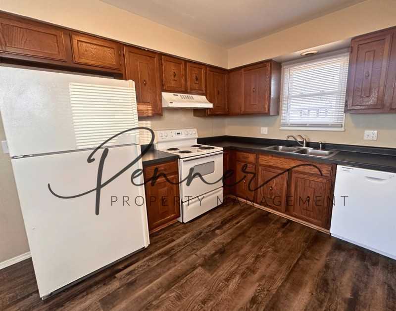 2412 Sw Jackson St - Photo 3 of 10