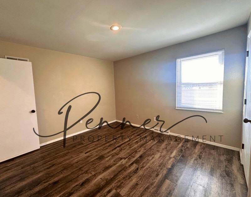 2412 Sw Jackson St - Photo 7 of 10