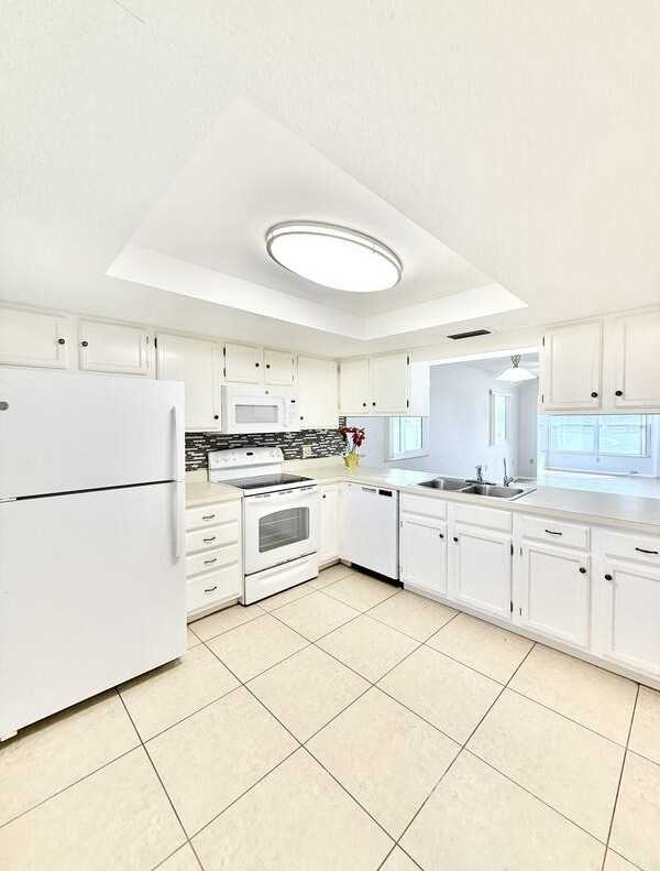 2900 Grovewood Blvd - Photo 7 of 50