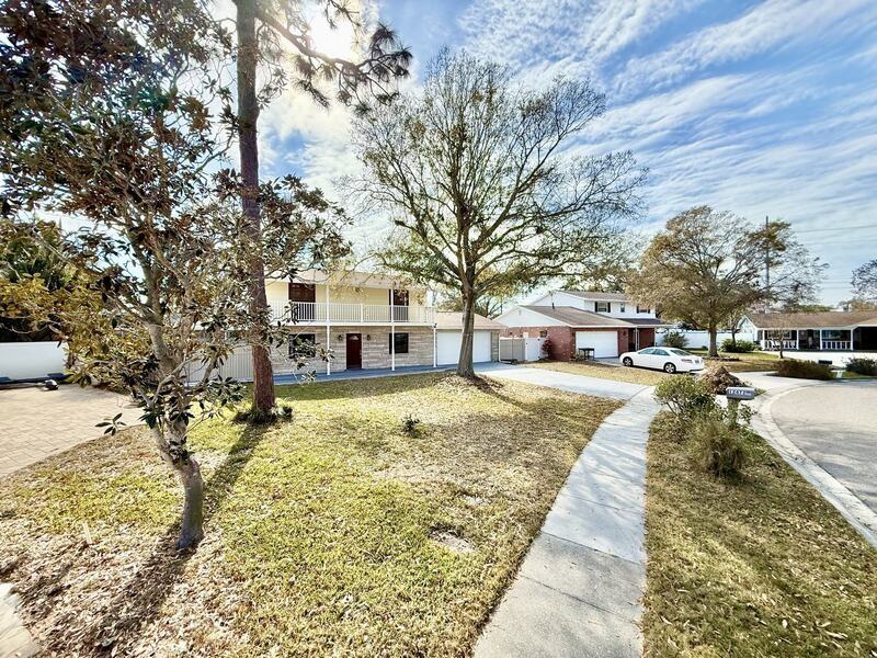 12472 Monarch Cir - Photo 4 of 50